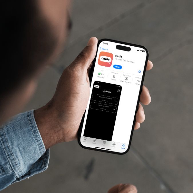 Man downloading the Hable App